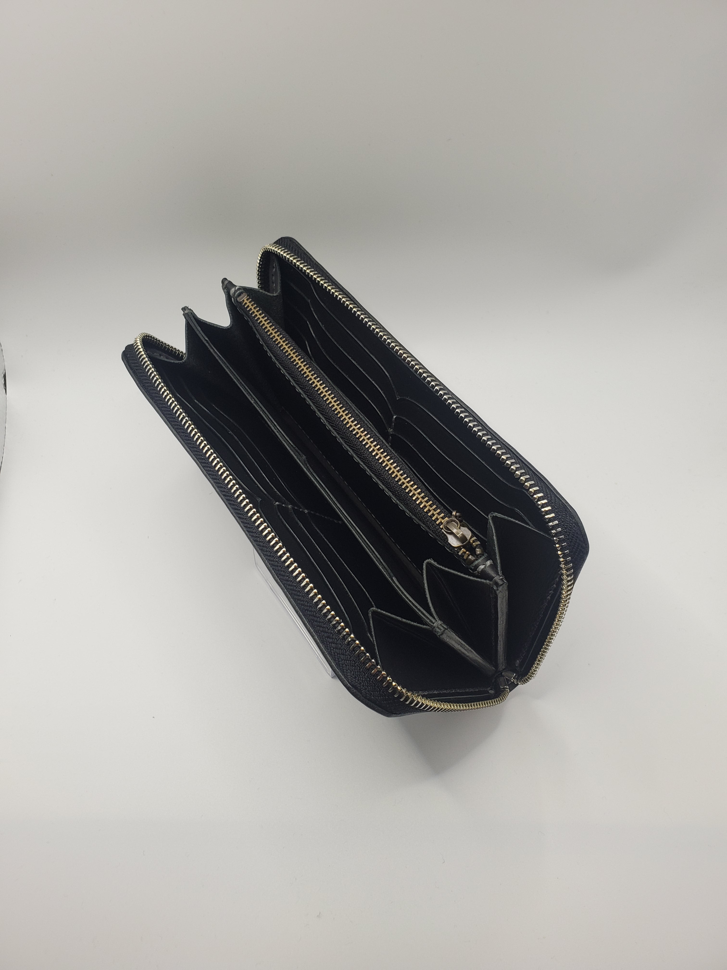 ラウンドファスナー長財布 ブラック(R-0002）