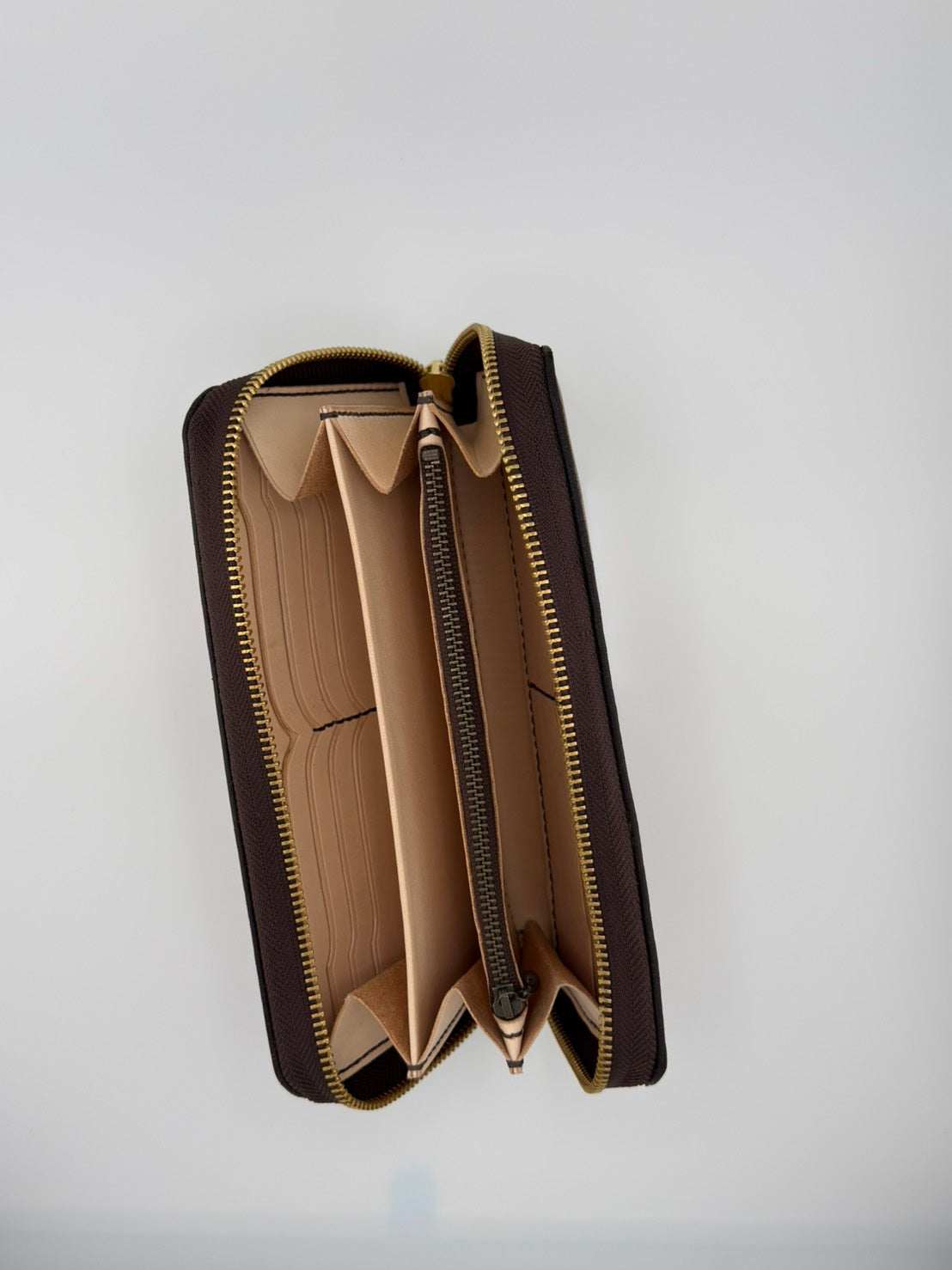 ラウンドファスナー長財布 ブラウン（R-0003）
